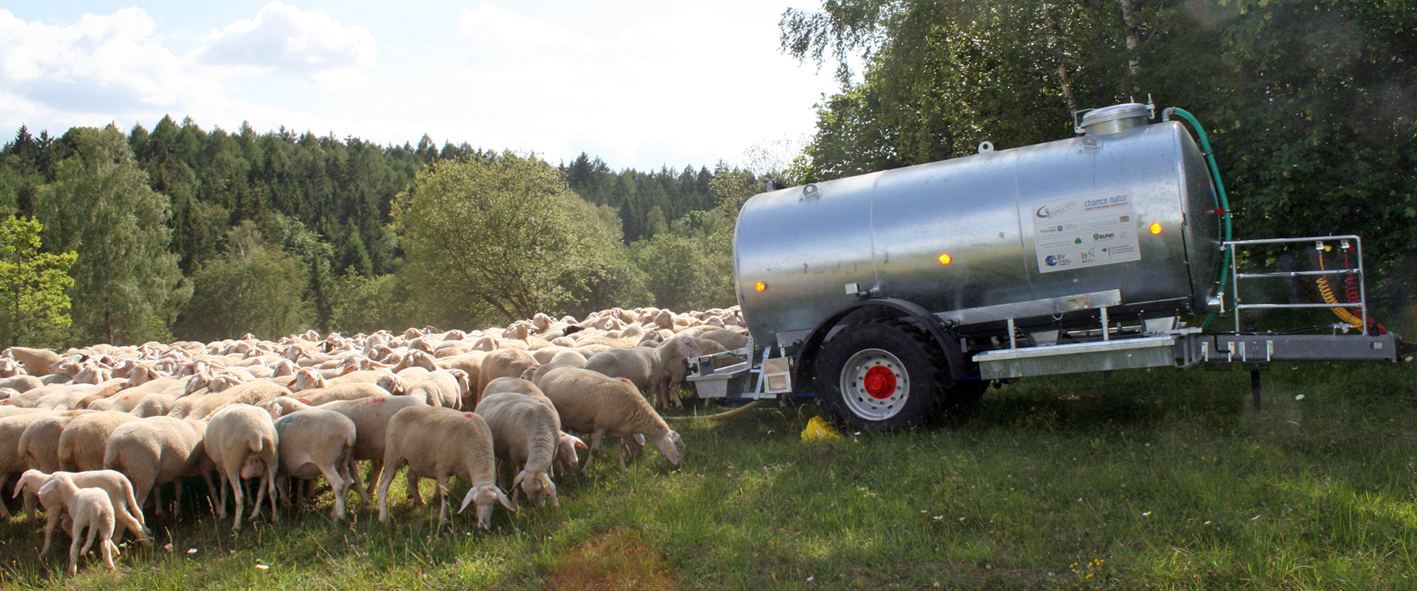 Diesen Traenkwagen finanzierte der Zweckverband fuer die Herde